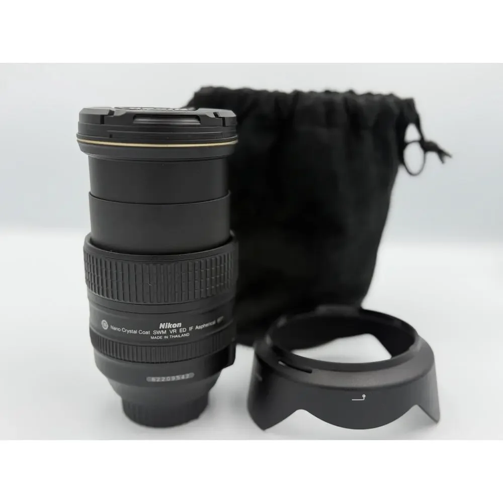 Pristine Nikon AF-S NIKKOR 24-120mm f/4G ED VR Lens w/Cap, Hood, and Soft Case